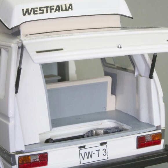 Revell 1:25 Volkswagen T3 "Camper" Model Set (Plastic) New in Box - Picture 5 of 16